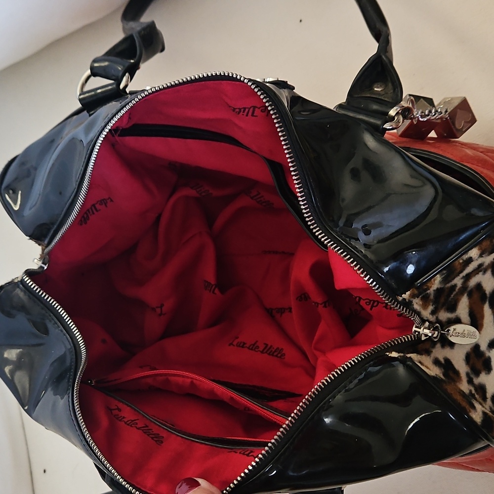 Large Lux De Ville Red Sparkle and Black Quilted Women's Bag With Dice - Picture 6 of 6